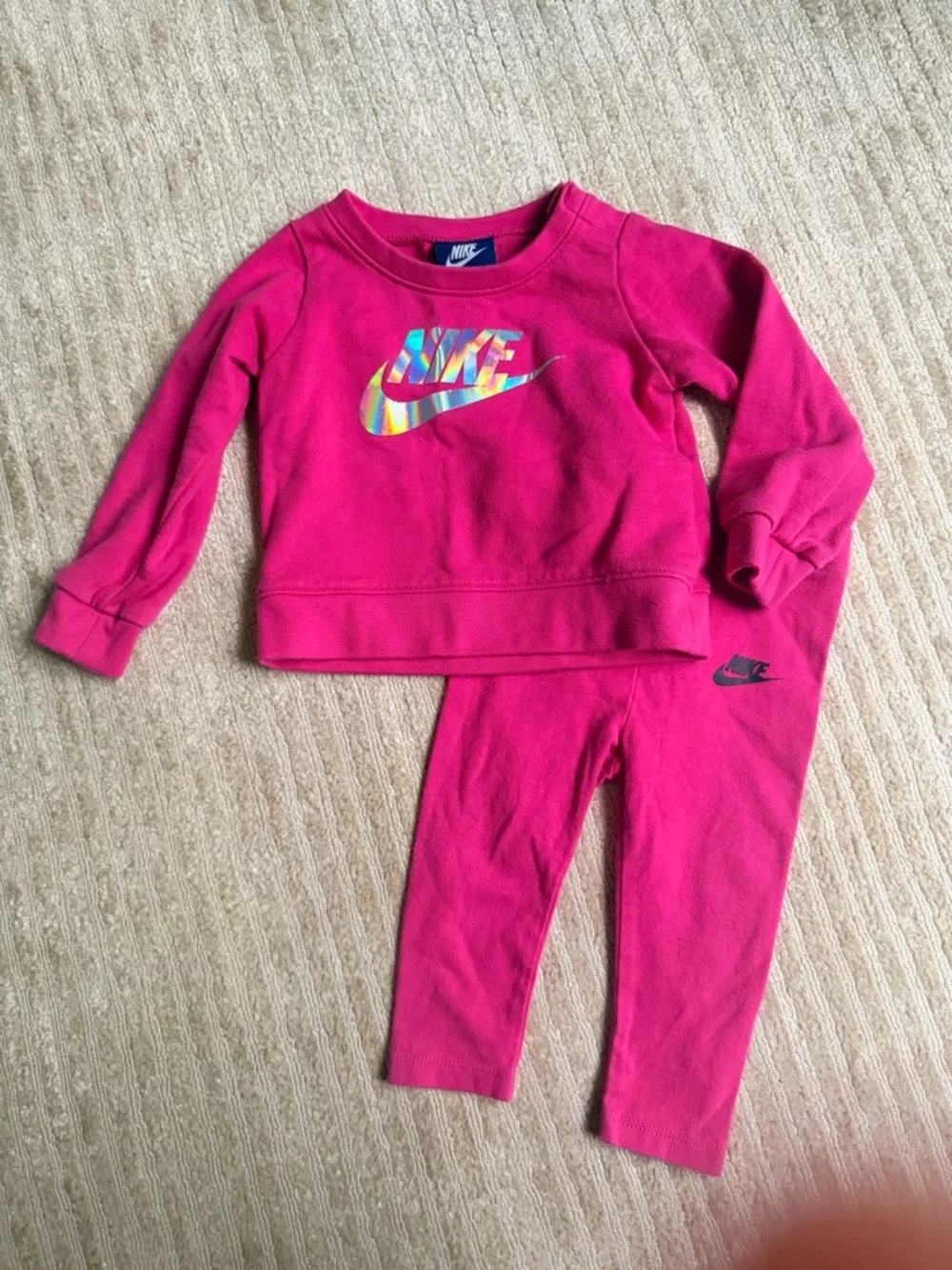 Nike baby girls Hot Pink Toddlers Sweatshirt & Leggings Set - Picture 1 of 6
